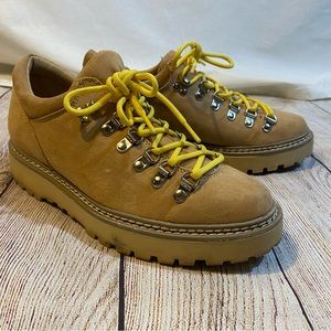 Madden Girl Hiker shoes Terran sz